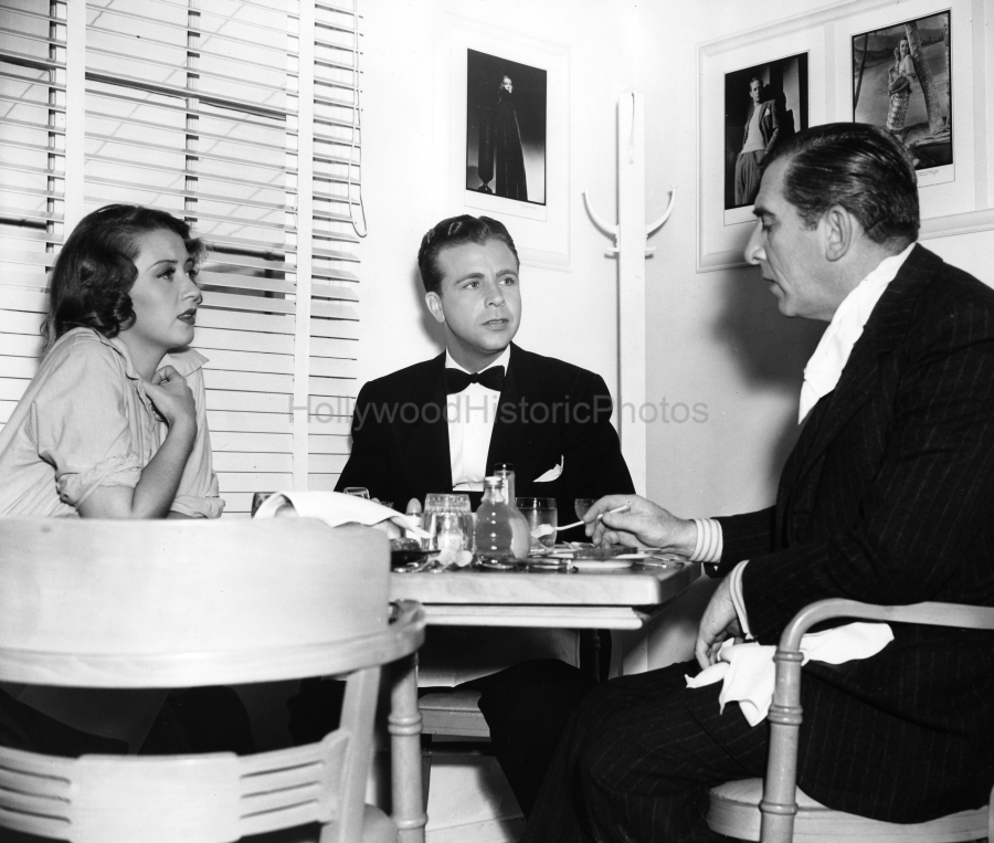 Joan Blondell 1937 With Dick Powell Edward Everett.jpg